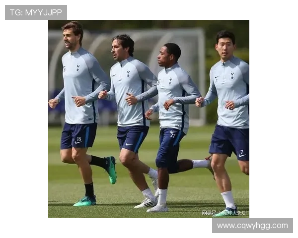 足球明星劳尔与妻子的甜蜜瞬间美图分享与生活点滴回顾 足球明星劳尔与妻子的甜蜜瞬间美图分享与生活点滴回顾