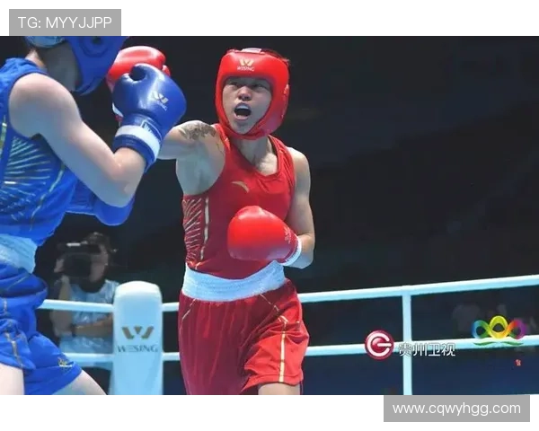 足球明星跨界挑战拳击训练展现全新运动魅力与拼搏精神