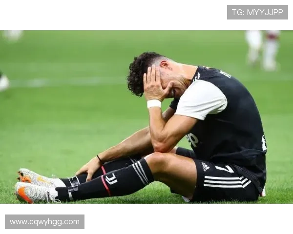 当足球明星因球迷的失落而泪流满面时的感人瞬间 当足球明星因球迷的失落而泪流满面时的感人瞬间